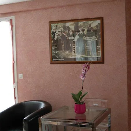 Le Jardin De Roses Dominique Loreau Bed & Breakfast